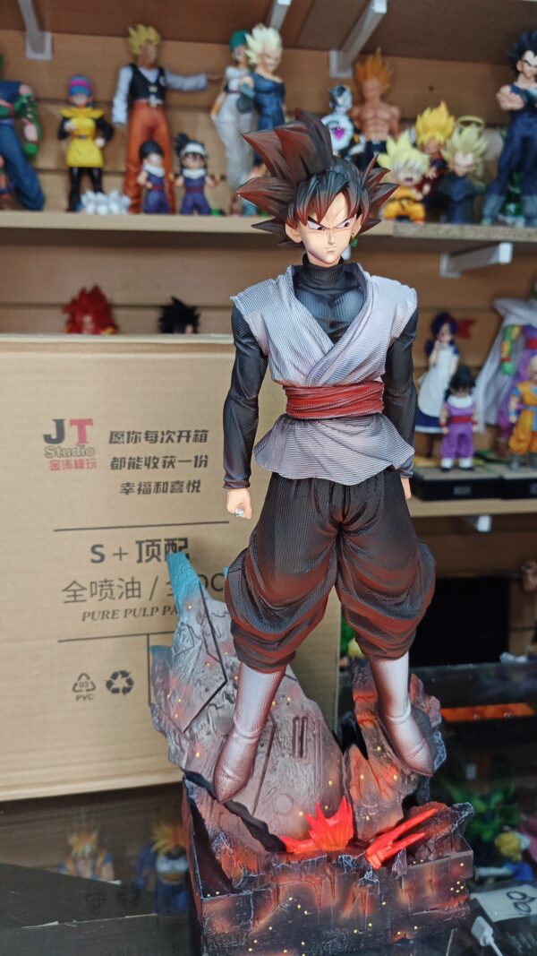 Goku black 
Dragón Ball Super 
Tamaño:38cm