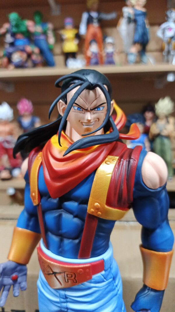 android super 17 
Dragón Ball GT 
Tamaño:34cm