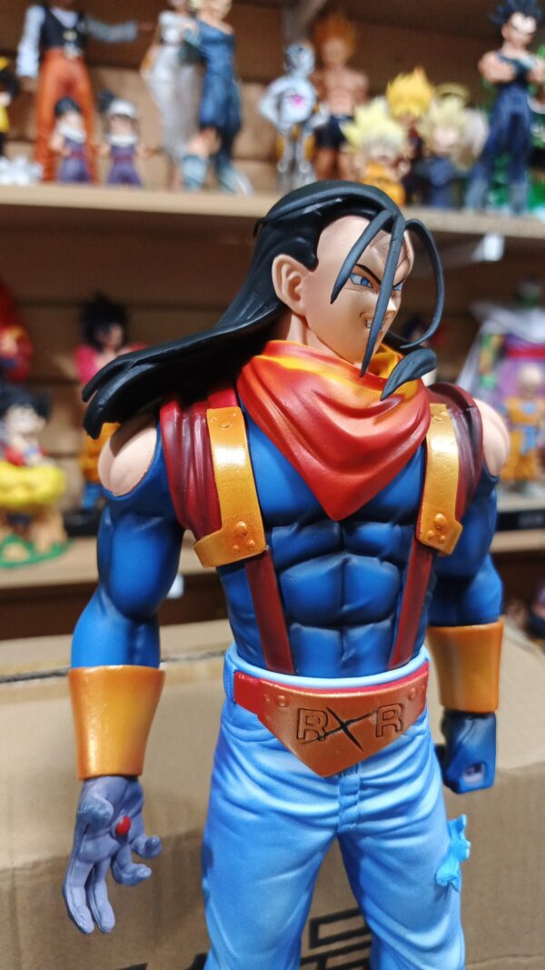 android super 17 
Dragón Ball GT 
Tamaño:34cm