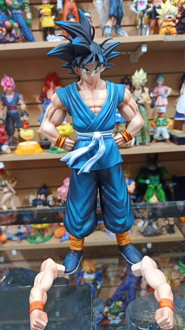 Goku 
(Final de Dragón Ball Z)
Dragón Ball Z, GT 
Tamaño:34cm