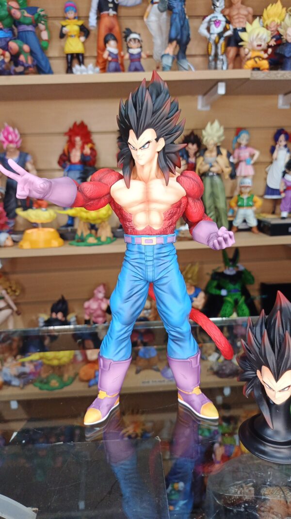 Vegeta fase 4
Dragón Ball GT 
Tamaño:32cm