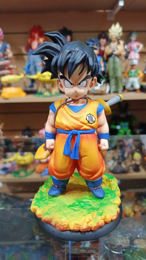 Gohan espada
Dragón Ball Z 
Tamaño:19cm