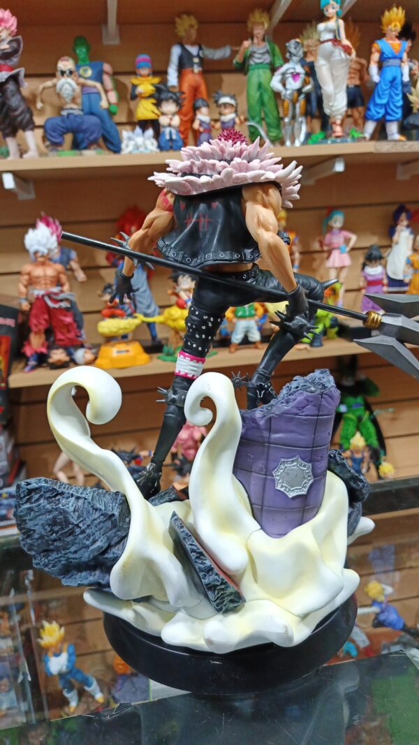 Charlotte Katakuri
One piece 
Tamaño:36cm