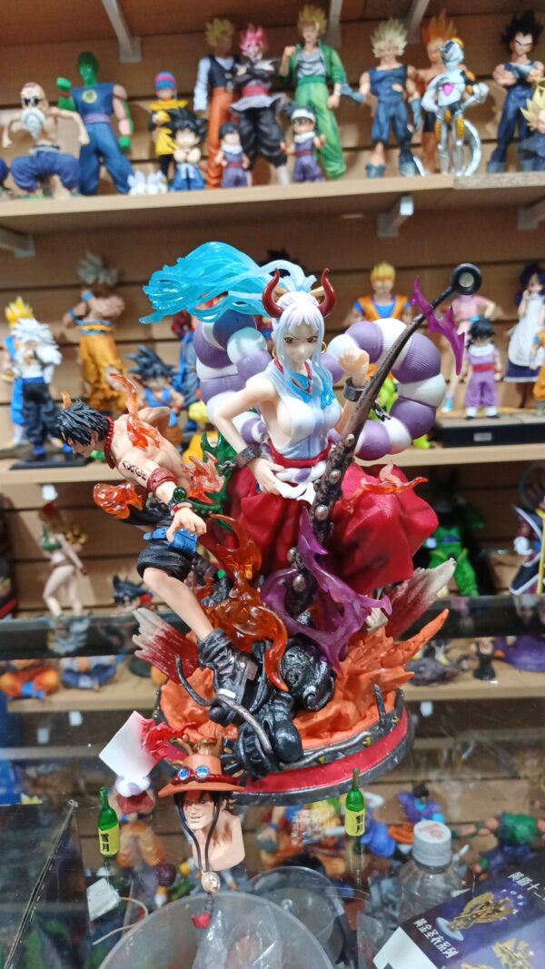 Ace x Yamato 
One Piece
Puño de fuego y la hija de kaido 
Tamaño:30cm