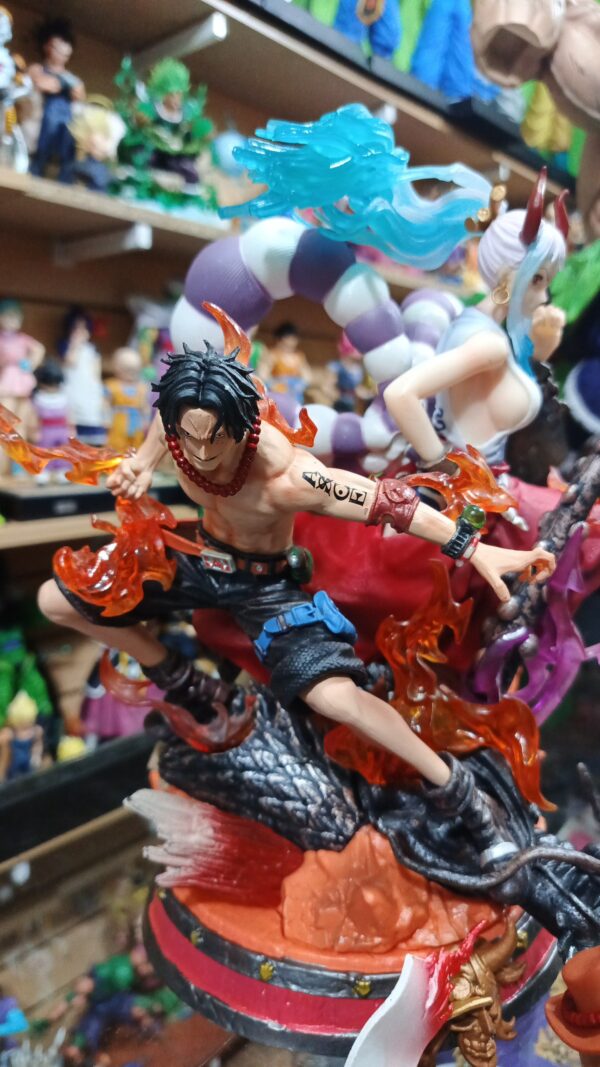 Ace x Yamato 
One Piece
Puño de fuego y la hija de kaido 
Tamaño:30cm