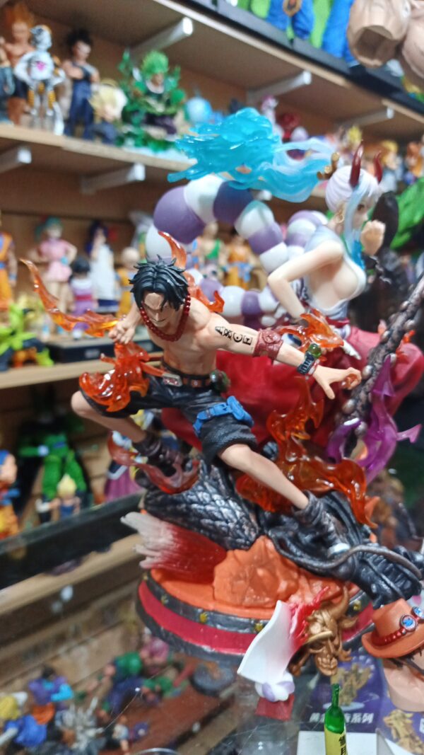 Ace x Yamato 
One Piece
Puño de fuego y la hija de kaido 
Tamaño:30cm