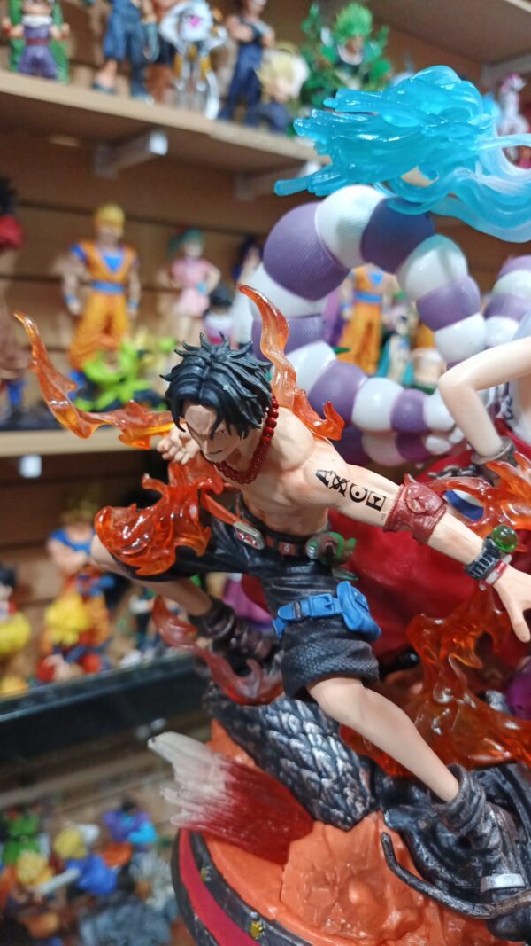 Ace x Yamato 
One Piece
Puño de fuego y la hija de kaido 
Tamaño:30cm