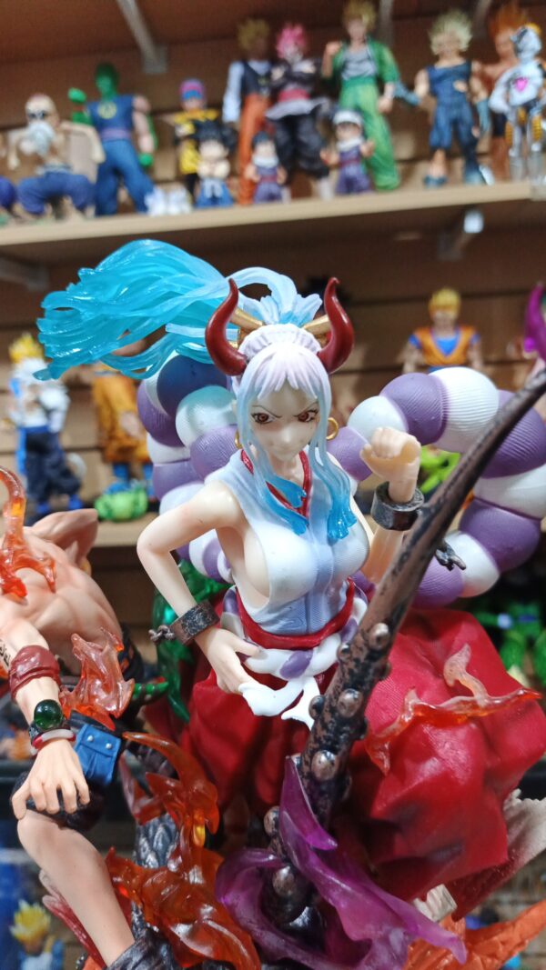 Ace x Yamato 
One Piece
Puño de fuego y la hija de kaido 
Tamaño:30cm