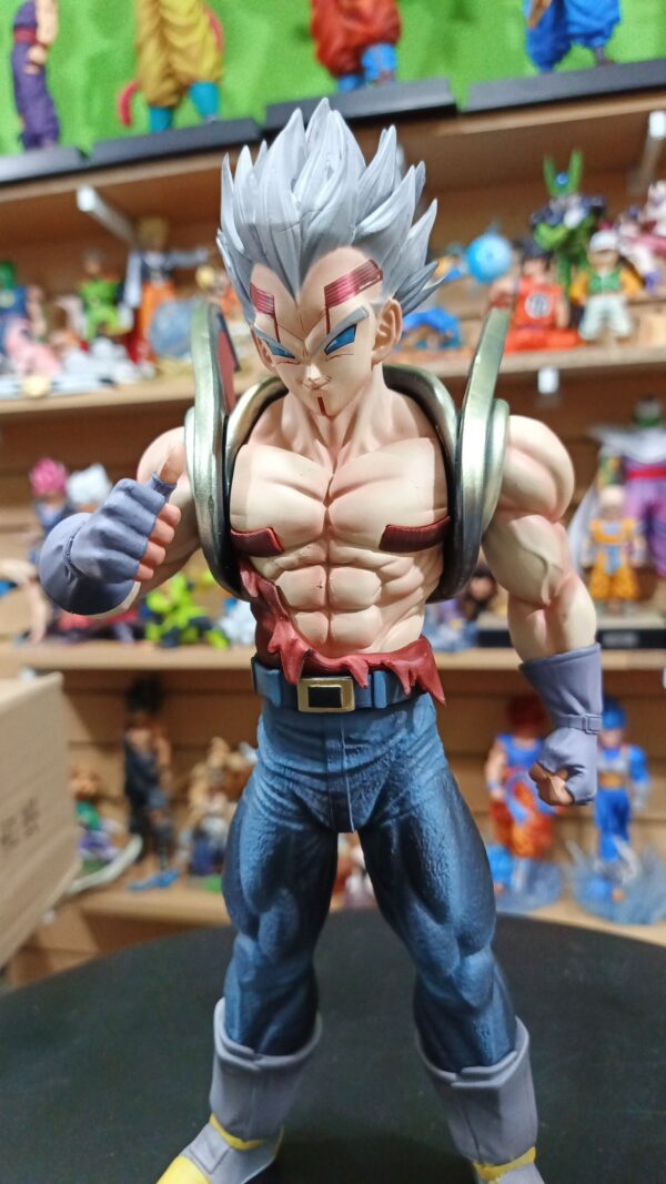 Vegeta baby 
Dragón Ball GT 
Tamaño:31cm
