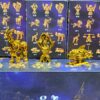 los caballeros del zodiaco 
los 12 signos 
armaduras de los caballeros de oro ( pvc )