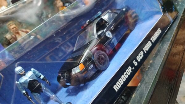 Robocop & OCP FORD TAURUS
Robocop
original Jada