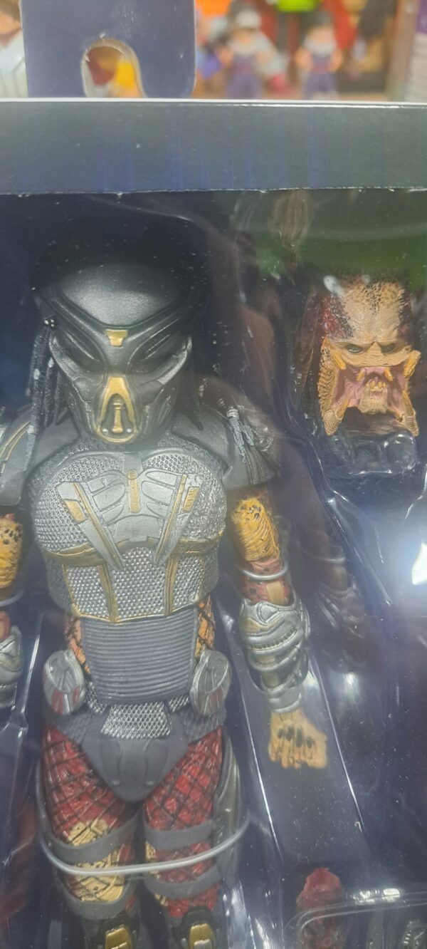 FUGITIVE PREDATOR
Predator
Tamaño:18cm
Original