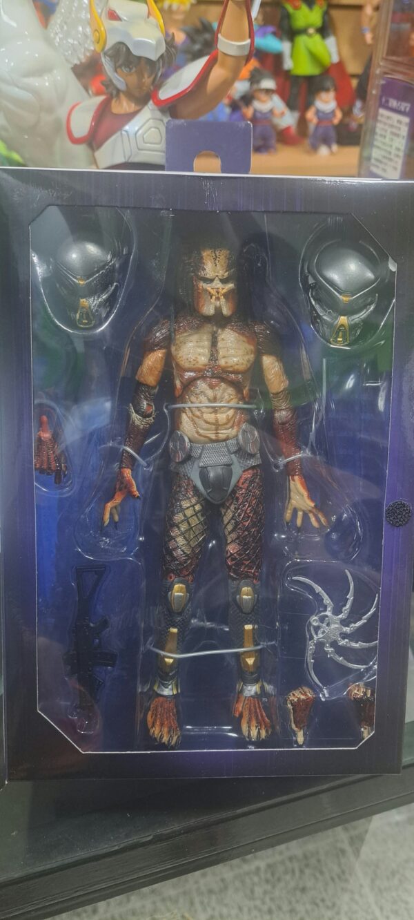 Lab scape FUGITIVE Predator
Predator ORIGINAL NECA 
Tamaño:18cm
Original