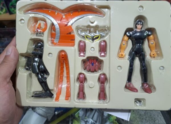 Caballeros del Zodiaco 
ikky el ave FENIX 
bandai original nuevo